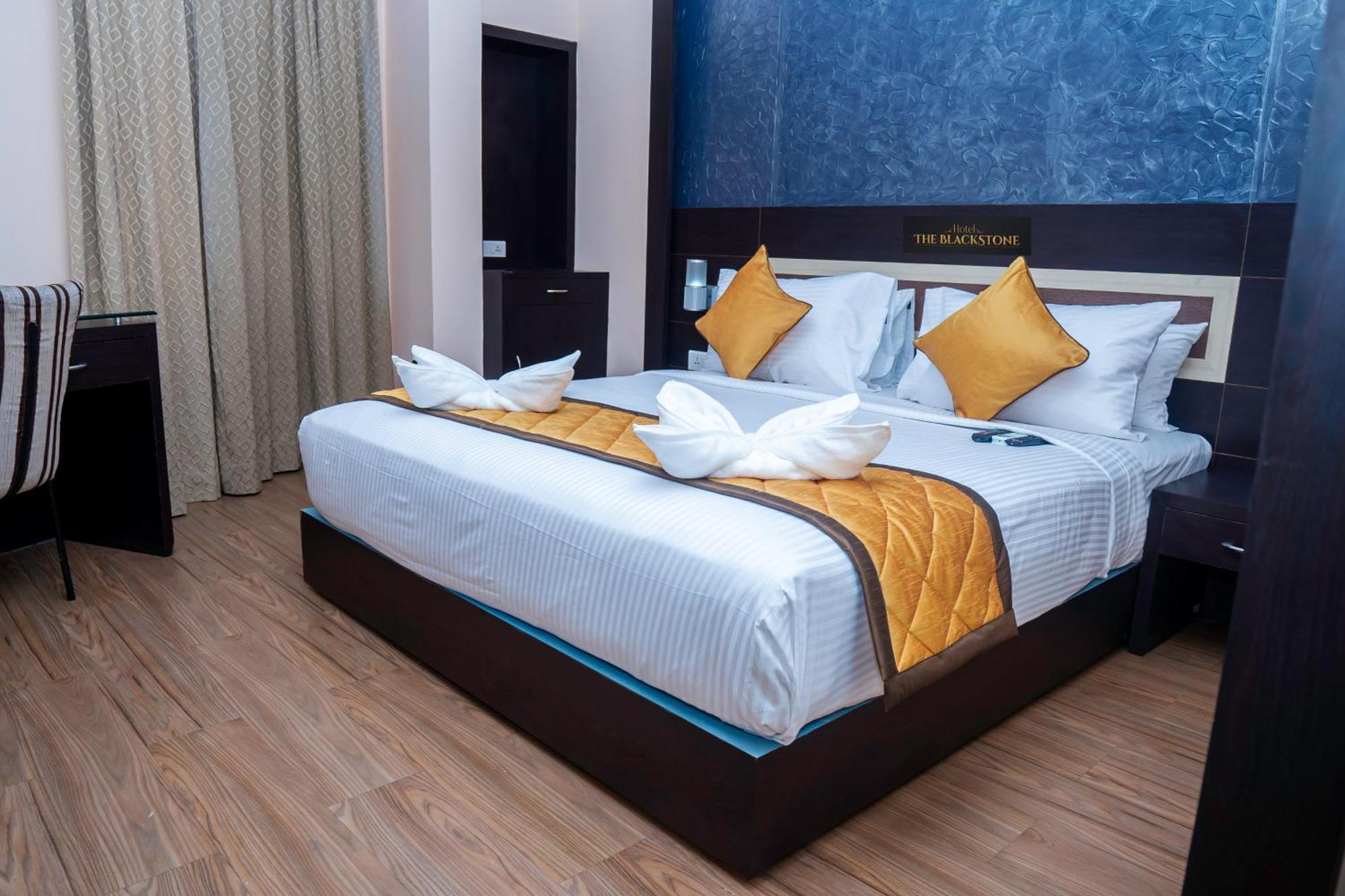 Hotel The Black Stone Bangalore Exteriör bild