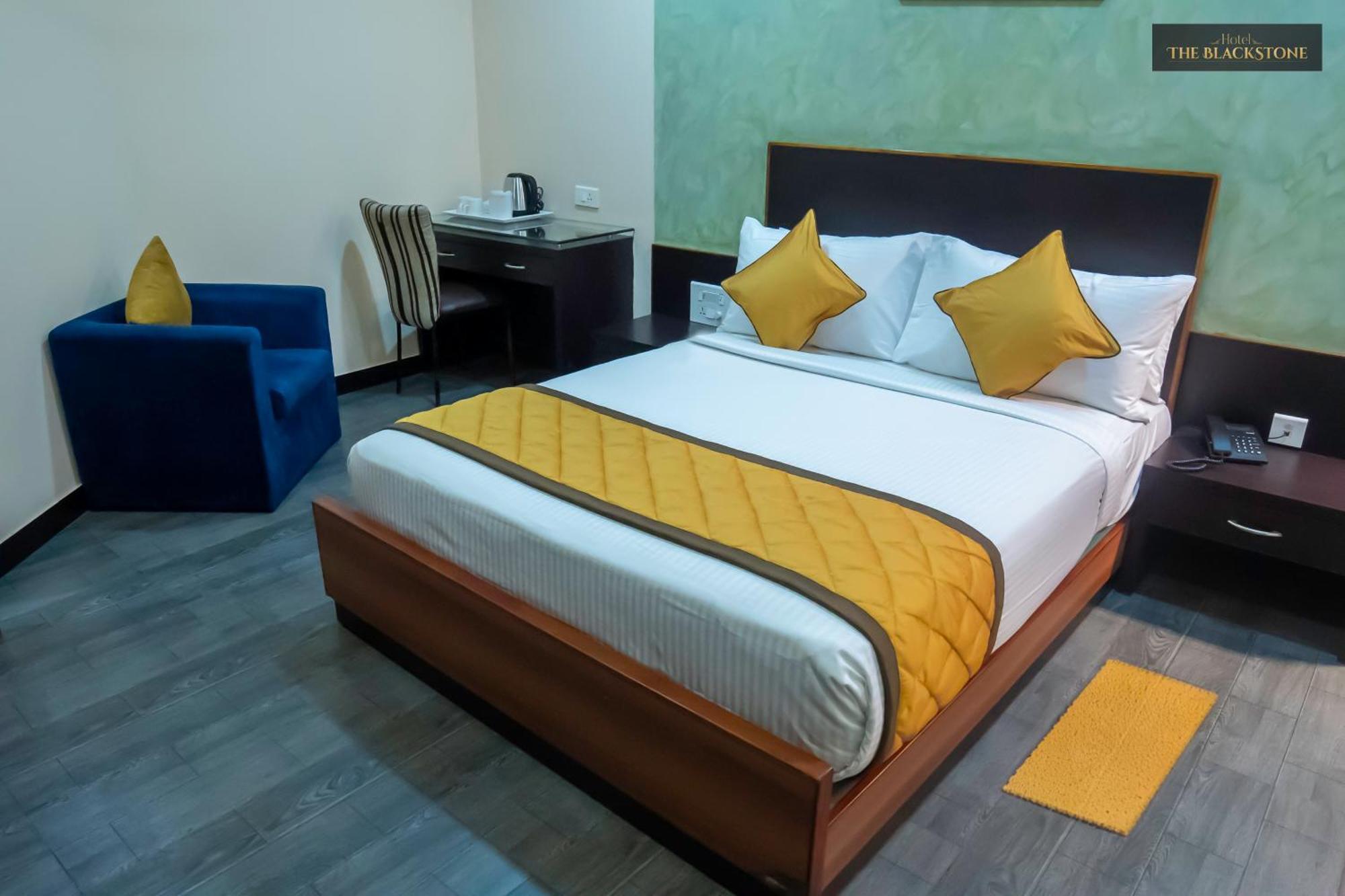 Hotel The Black Stone Bangalore Exteriör bild